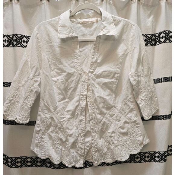 Soft Surroundings Tops - Soft Surroundings beautiful embroidered white V-neck button down shirt large